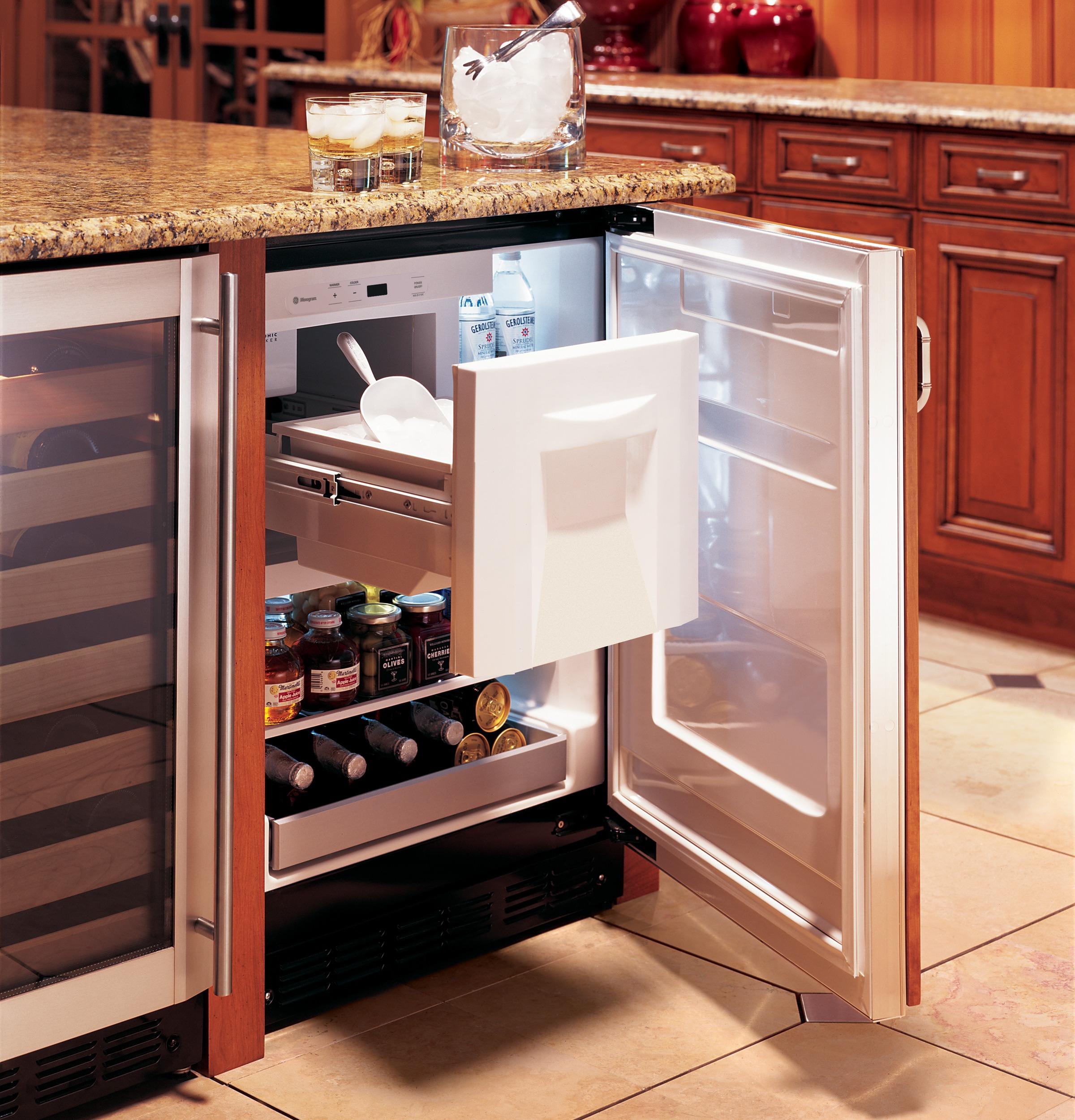 Automatic icemaker on full-extension slides
