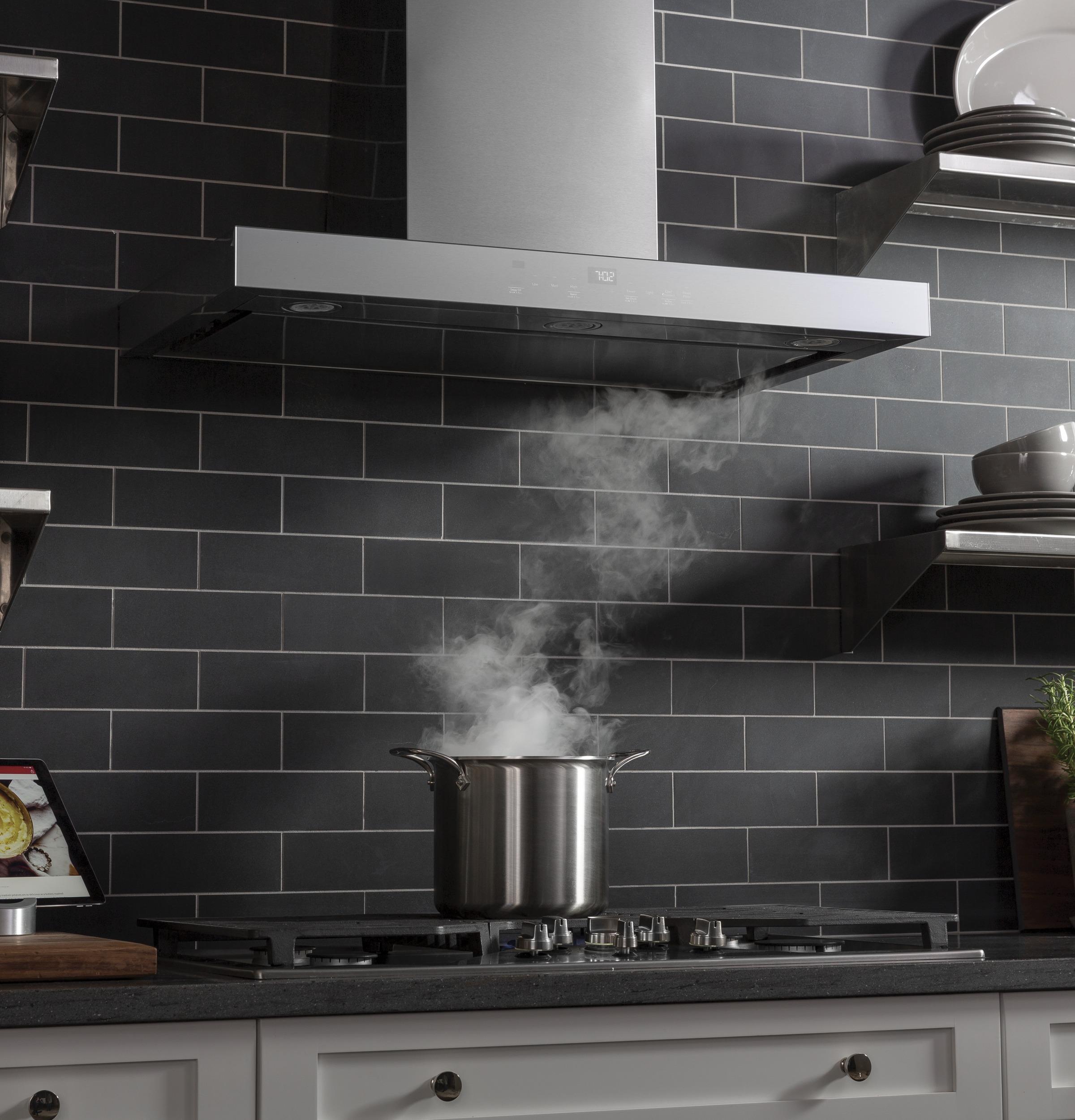 Adjustable 610 CFM range hood blower