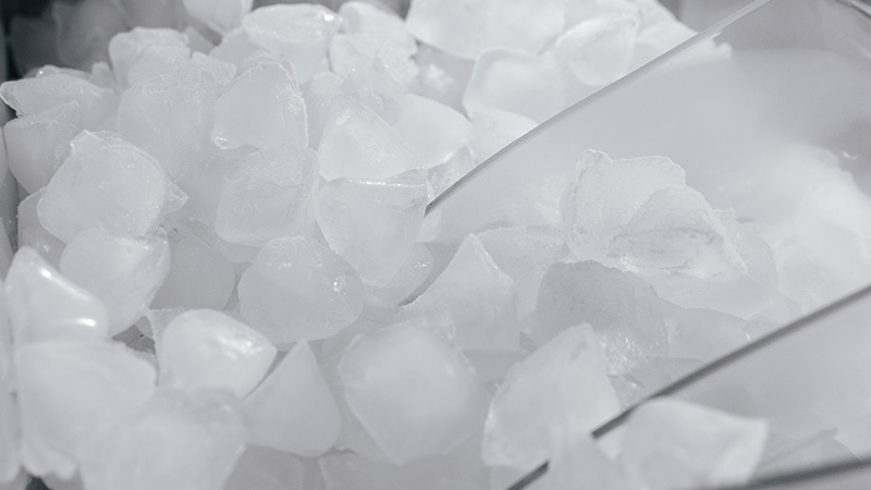 Diamond Shaped Ice for elevated beverages