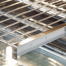 Telescopic racks glide smoothly for easy use