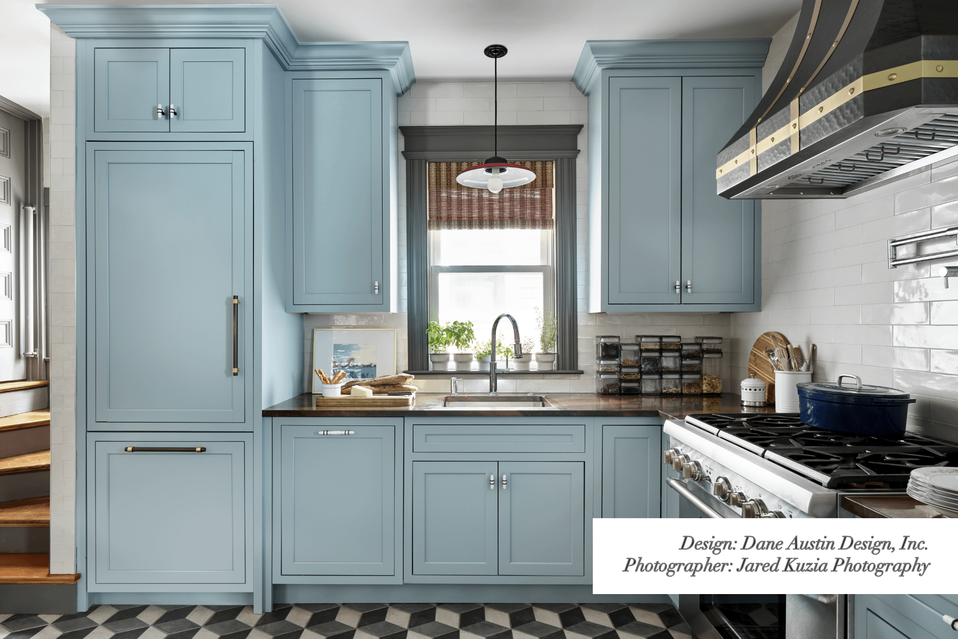 Freedom(R) Hinge enables true flush design