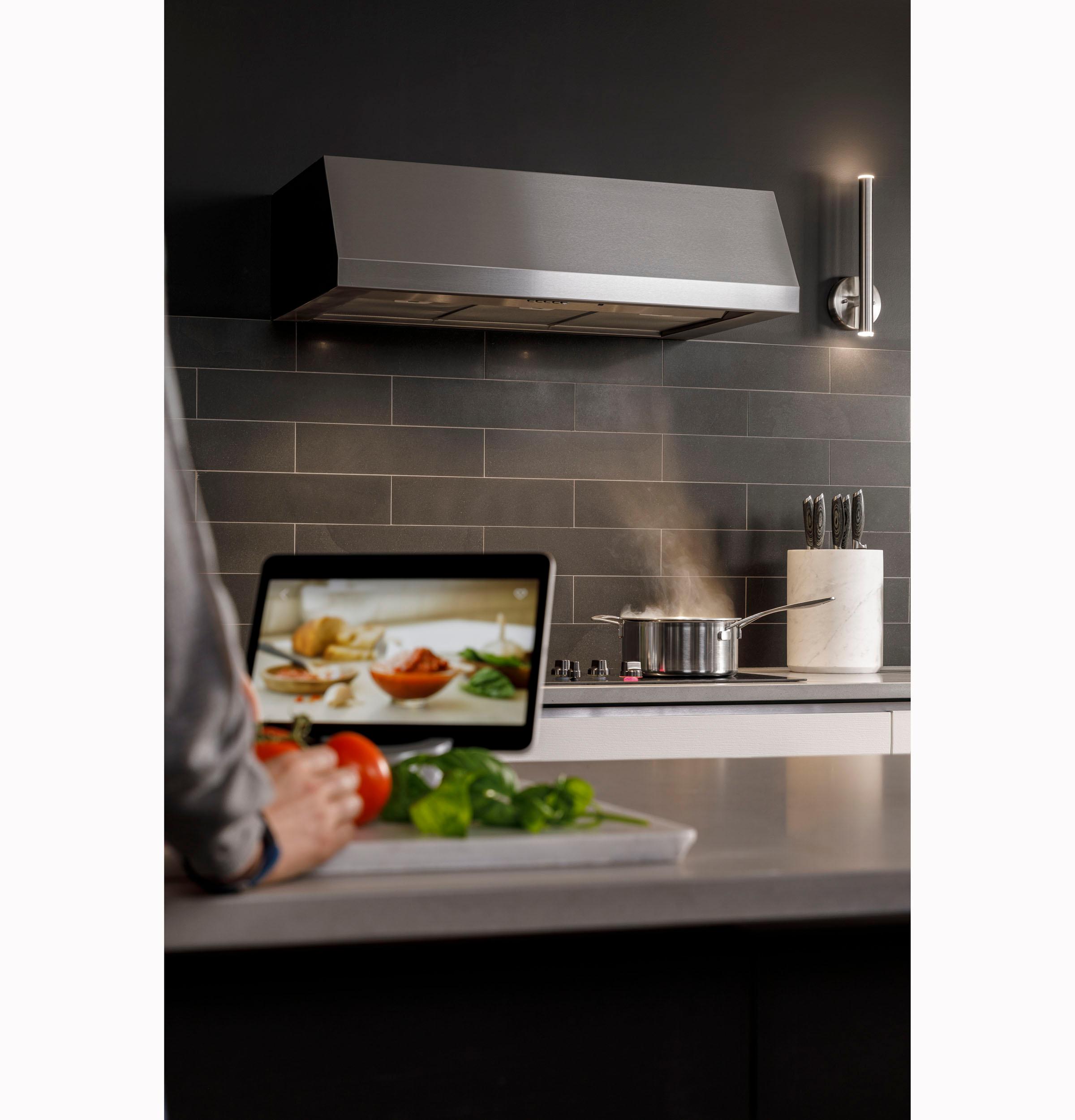 610 CFM Range Hood