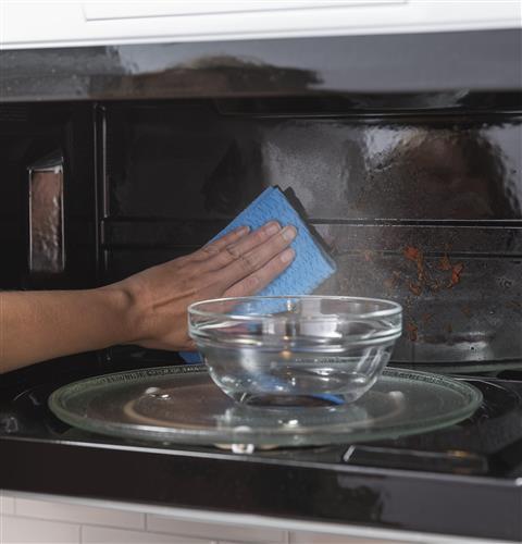 Easy clean enamel interior with steam clean